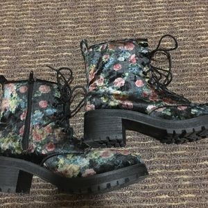 Steve Madden Floral velvet Combat Boots NWOT